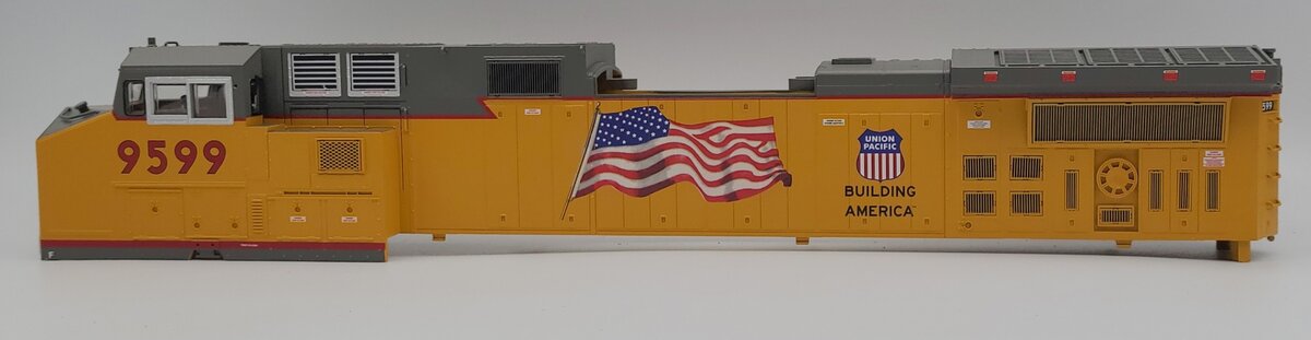 Lionel 39580-2 Union Pacific Dash 9-44CW Diesel Locomotive Shell #9599