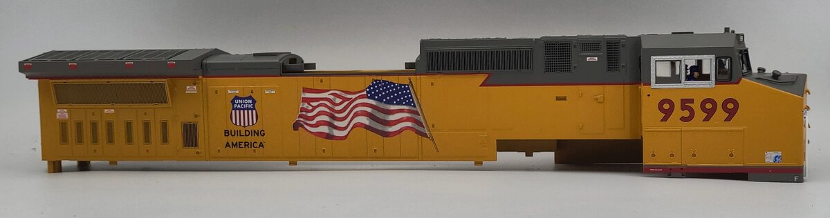 Lionel 39580-2 Union Pacific Dash 9-44CW Diesel Locomotive Shell #9599