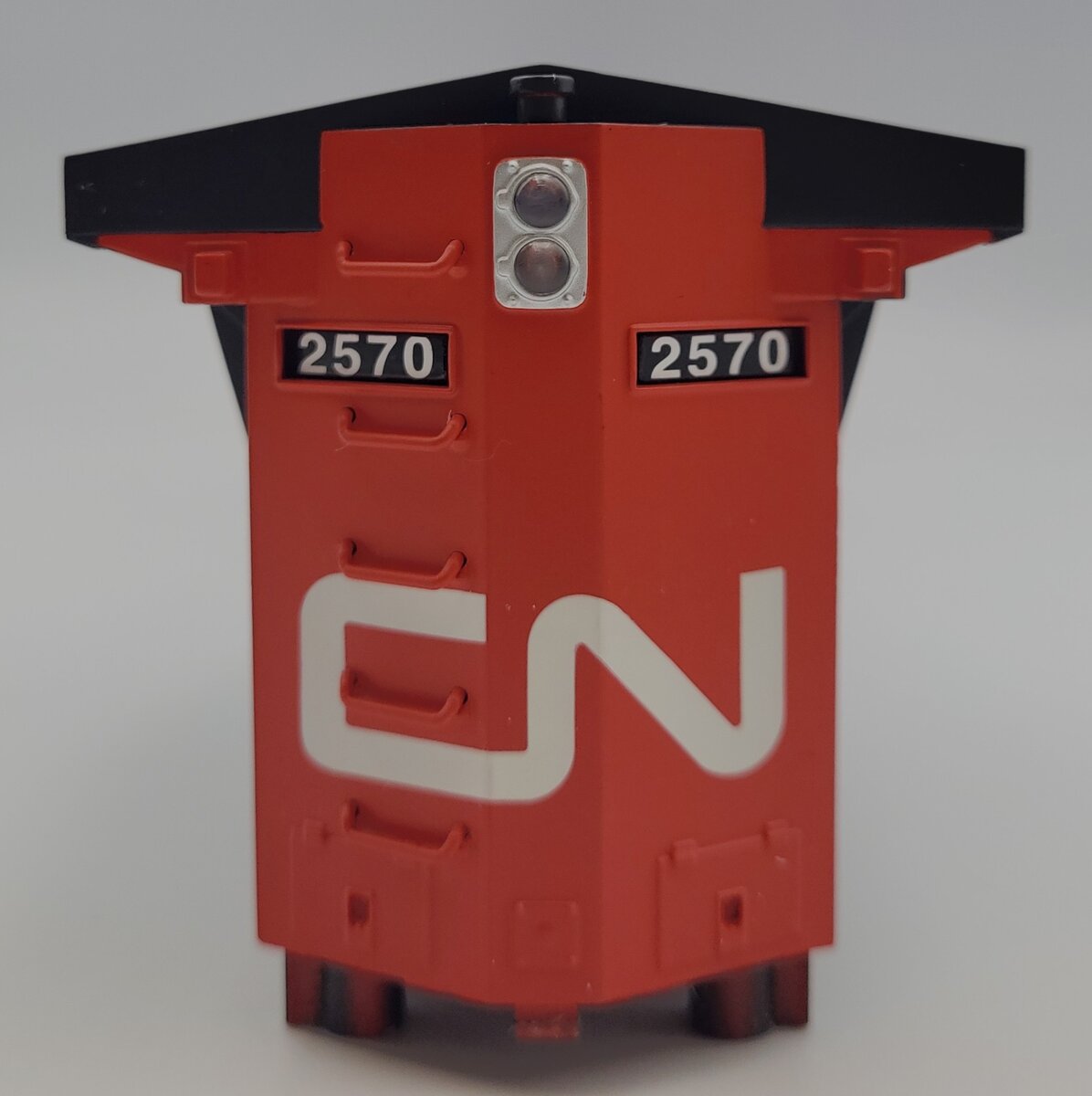 Lionel 39591-2 Canadian National Dash 9-44CW Diesel Locomotive Shell #2570