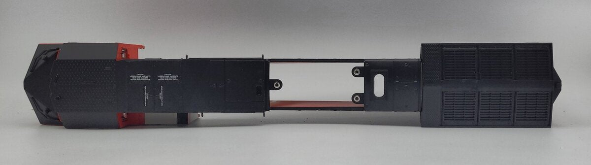Lionel 39591-2 Canadian National Dash 9-44CW Diesel Locomotive Shell #2570