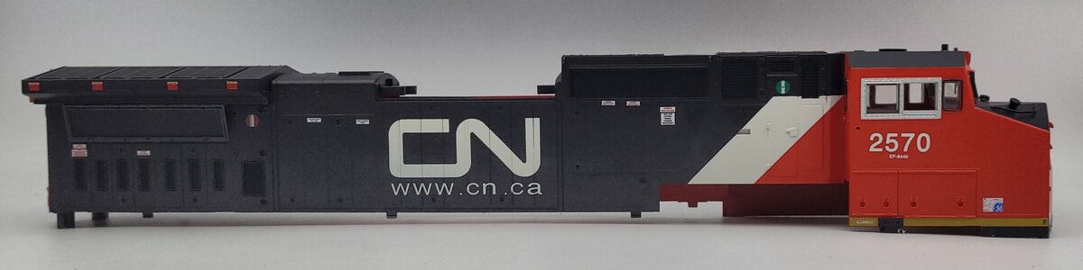 Lionel 39591-2 Canadian National Dash 9-44CW Diesel Locomotive Shell #2570