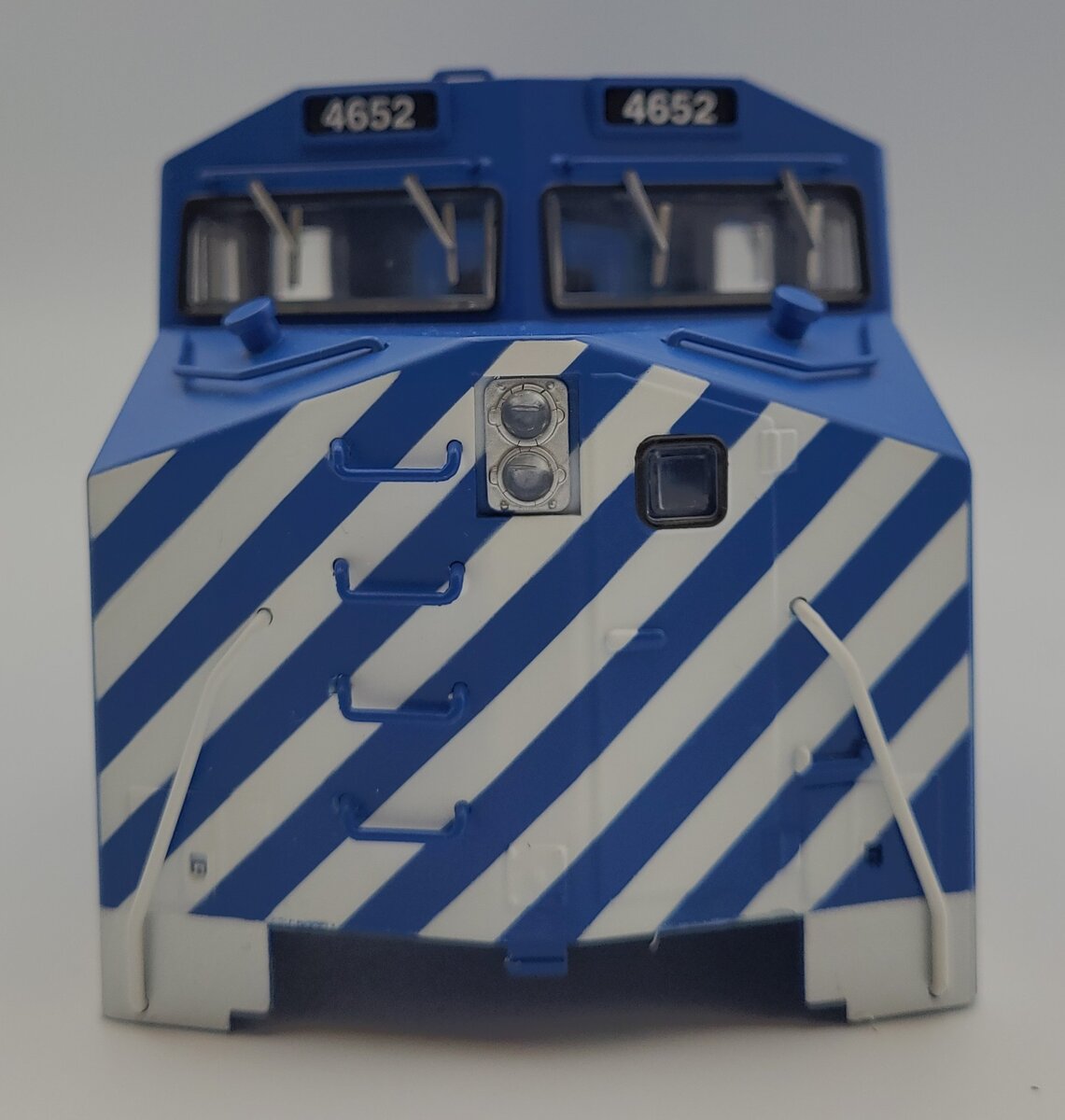 Lionel 39570-2 BC Rail Dash 9-44CW Diesel Locomotive Body Shell #4652