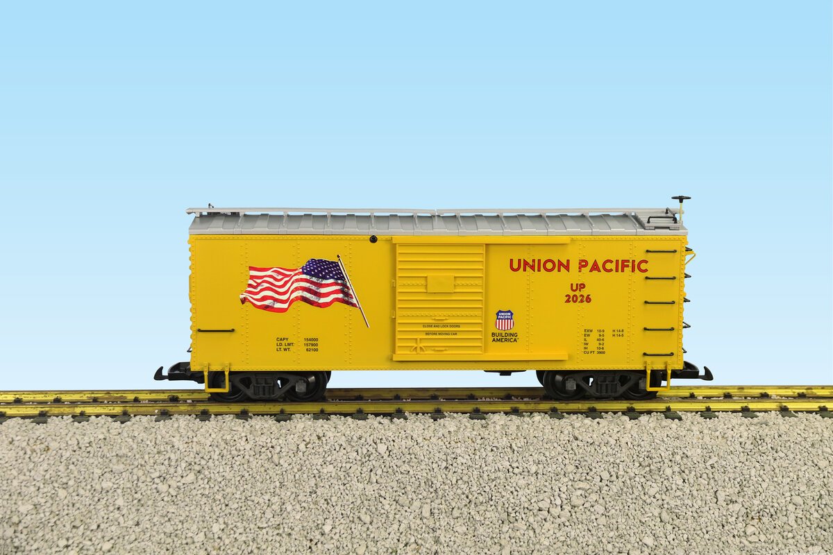 USA Trains R19166B G Union Pacific (Flag) Yellow/Silver Steel Boxcar #2026