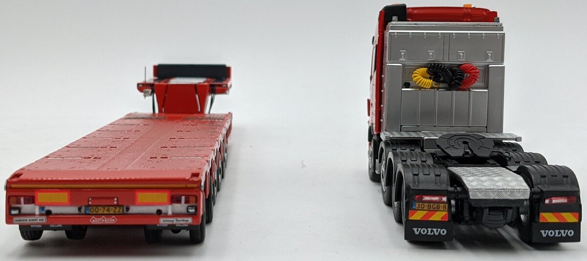 IMC 33-0094 1:50 Volvo FH04 Globetrotter 8x4 W/6-Axle Nooteboom Peinemann