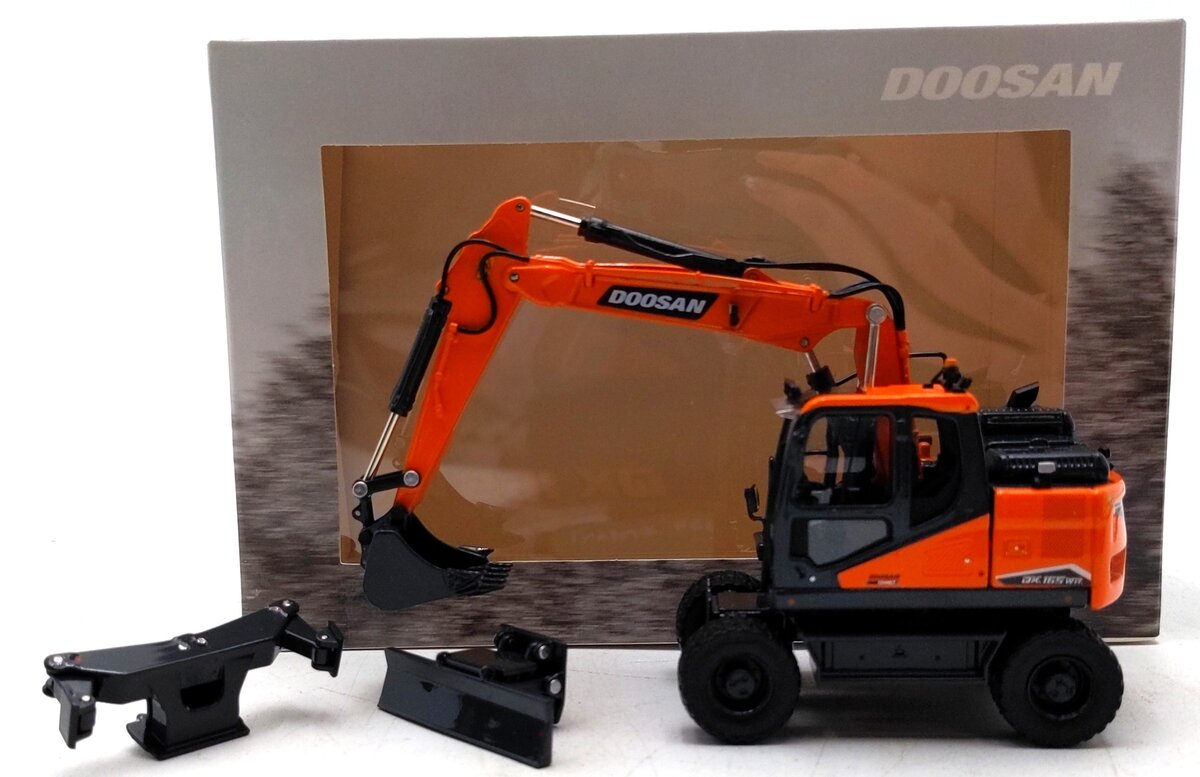 IMC 99-10106 1:50 Scale Doosan DX1645WR  Wheeled Excavator