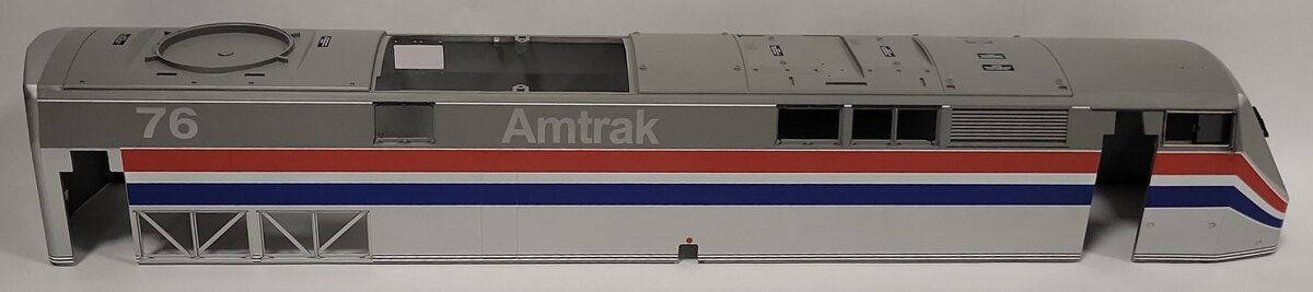 LGB 20490-10 G Scale Amtrak Genesis Diesel Locomotive Shell #76