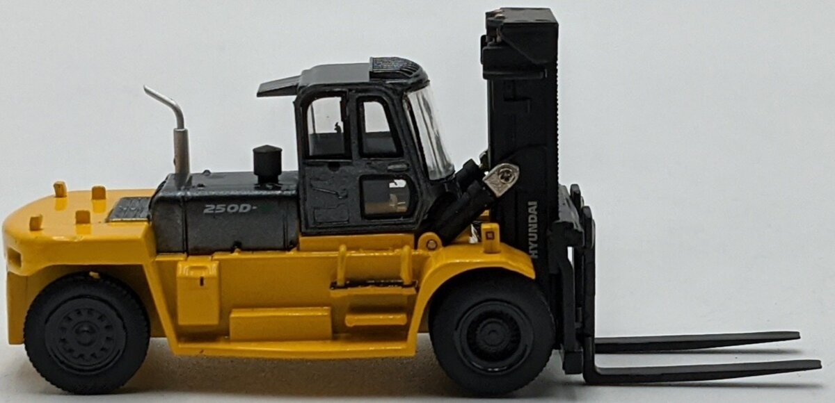 IMC 31-0111 1:87 Hyundai 250D-9 Forklift