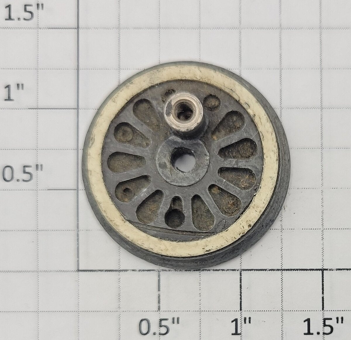 American Flyer XA10009A S Scale Regular 1.28" Flanged Locomotive Wheel w/Stud