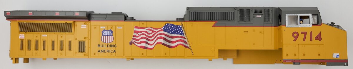 Lionel 39581-2 Union Pacific Dash-9 Diesel Locomotive Body Shell #9714