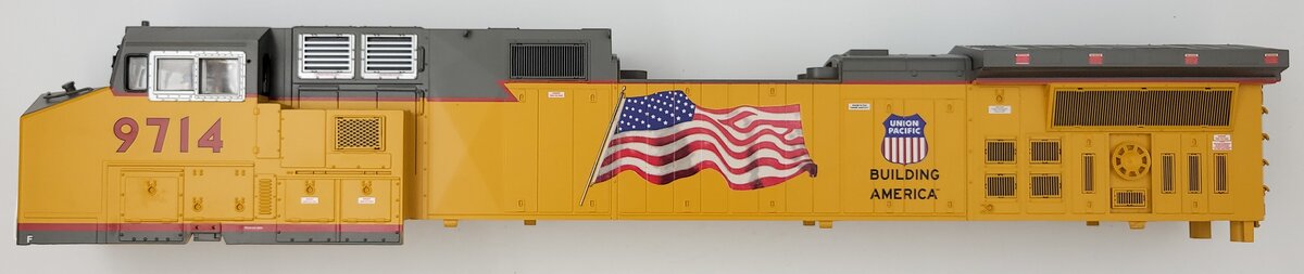 Lionel 39581-2 Union Pacific Dash-9 Diesel Locomotive Body Shell #9714