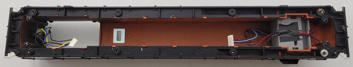 American Flyer 48192-2 Milwaukee Road Legacy U-33C Diesel Loco Body Shell #8002