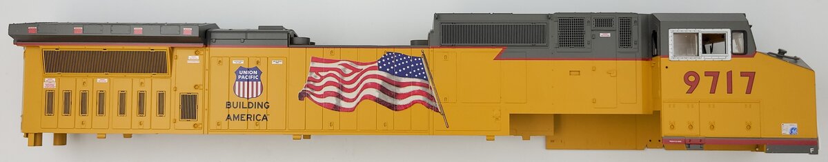 Lionel 39582-2 Union Pacific Dash-9 Diesel Locomotive Body Shell #9717
