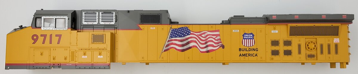 Lionel 39582-2 Union Pacific Dash-9 Diesel Locomotive Body Shell #9717