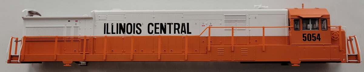 American Flyer 48189-2 Illinois Central Legacy U-33C Diesel Loco Shell #5054