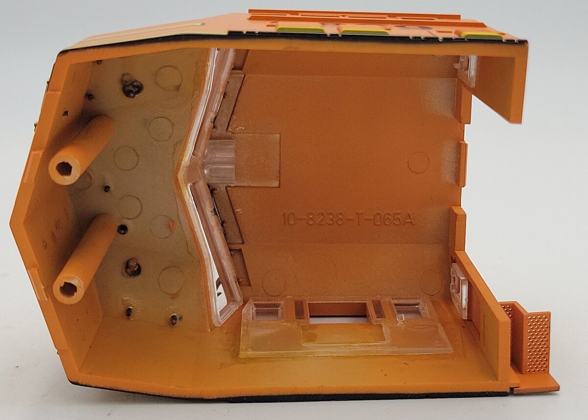 Lionel 18262-7 O Gauge Dash-9 BNSF Warbonnet Shell Front Nose #9869 - Boxed