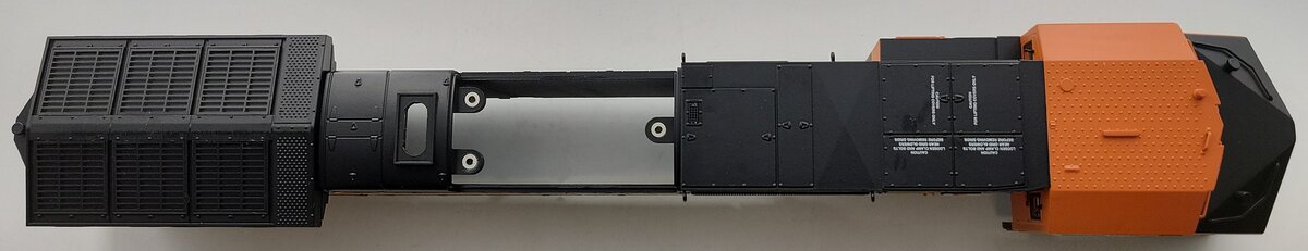 Lionel 39573-2 BNSF Legacy Dash 9-44CW Diesel Locomotive Body Shell #4046