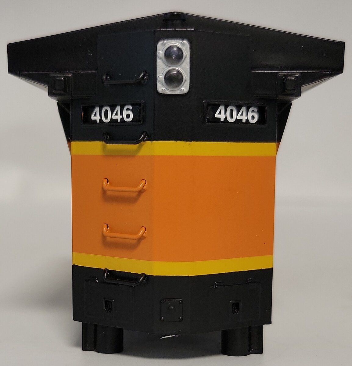 Lionel 39573-2 BNSF Legacy Dash 9-44CW Diesel Locomotive Body Shell #4046
