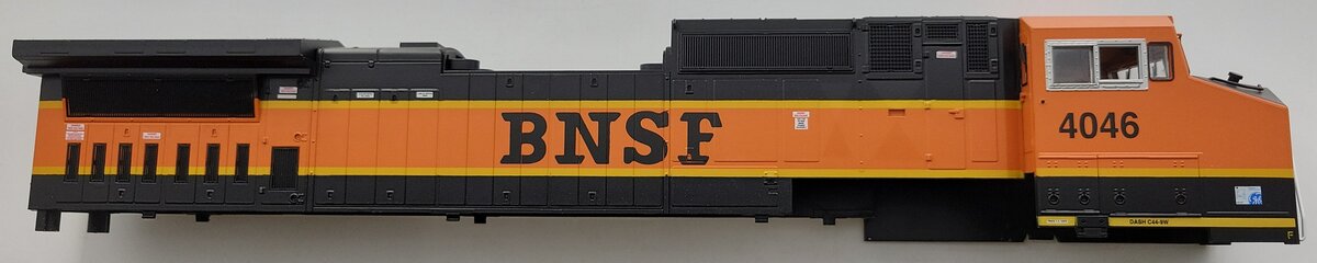Lionel 39573-2 BNSF Legacy Dash 9-44CW Diesel Locomotive Body Shell #4046