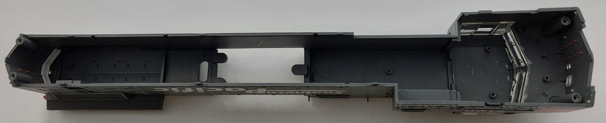 Lionel 39579-2 Southern Pacific GE Dash-9 Diesel Locomotive Body Shell #8129