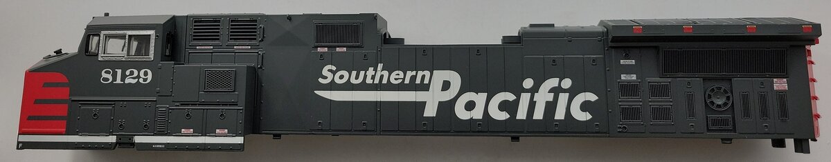 Lionel 39579-2 Southern Pacific GE Dash-9 Diesel Locomotive Body Shell #8129