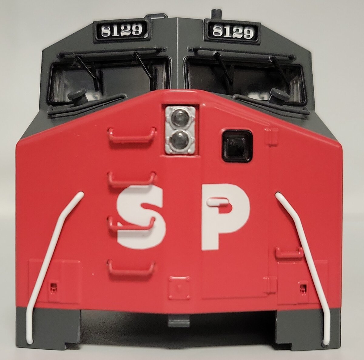 Lionel 39579-2 Southern Pacific GE Dash-9 Diesel Locomotive Body Shell #8129