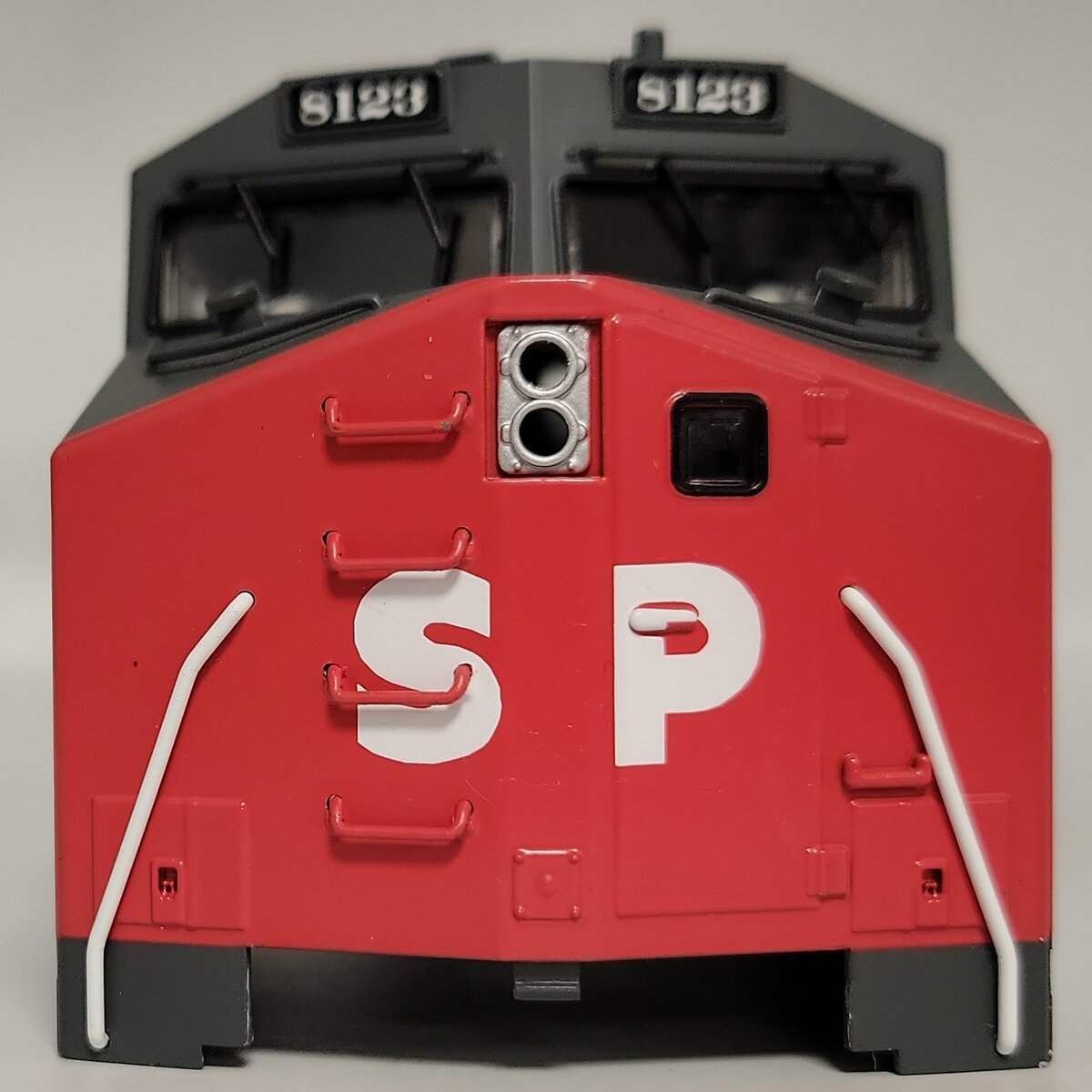 Lionel 39578-2 Southern Pacific GE Dash-9 Diesel Locomotive Body Shell #8123