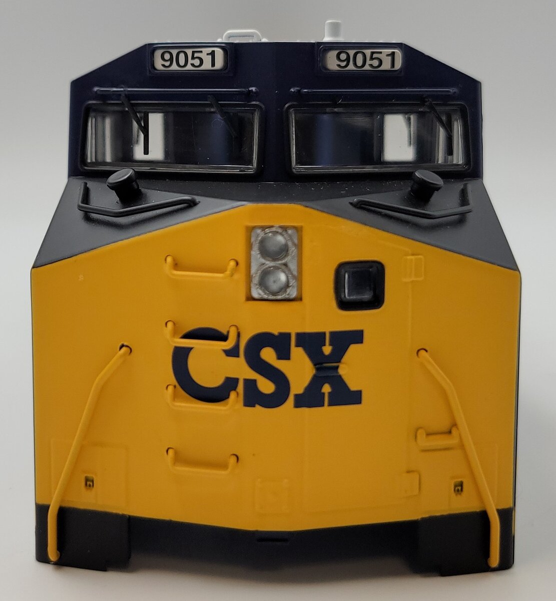 Lionel 39583-2 CSX Legacy DASH-9 Diesel Locomotive Body Shell #9036