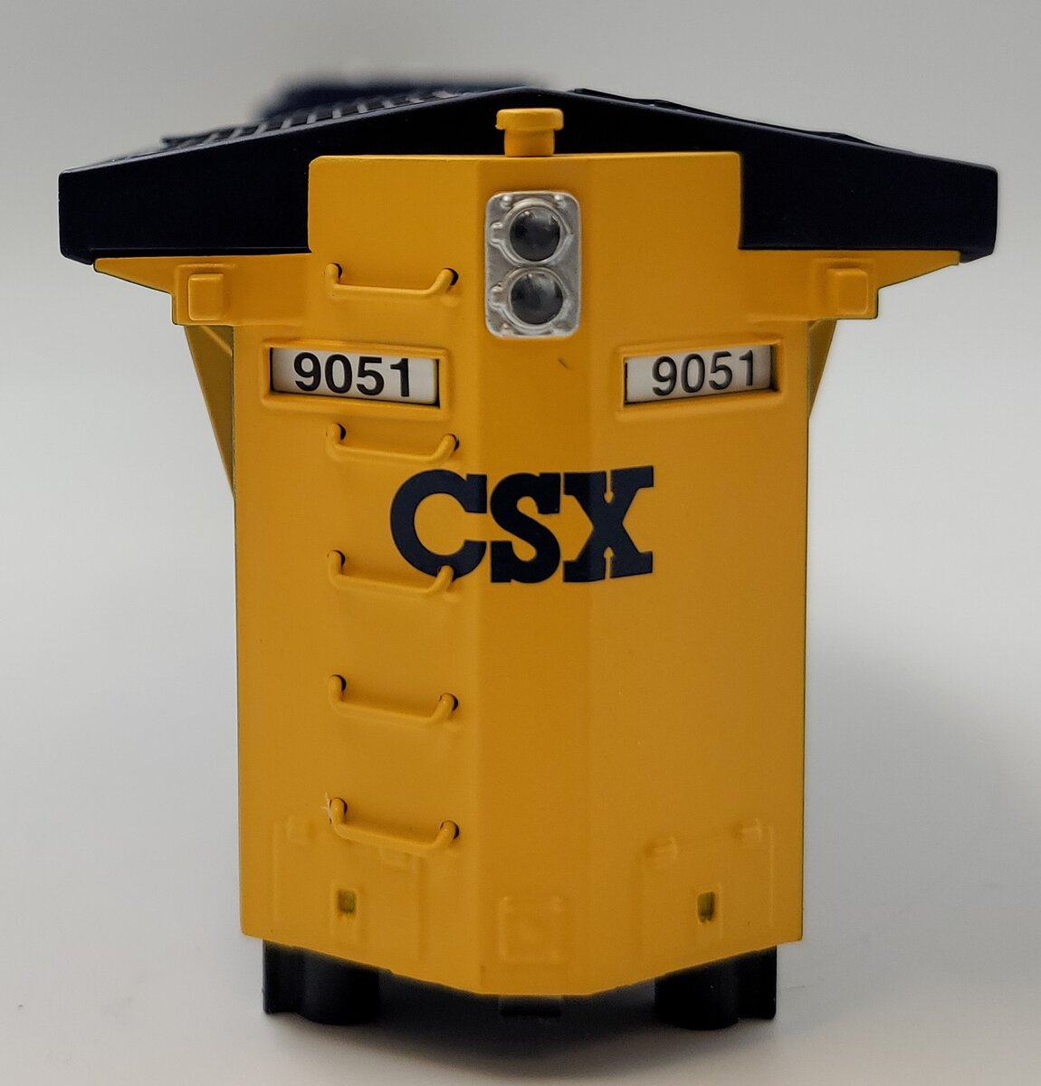 Lionel 39583-2 CSX Legacy DASH-9 Diesel Locomotive Body Shell #9036