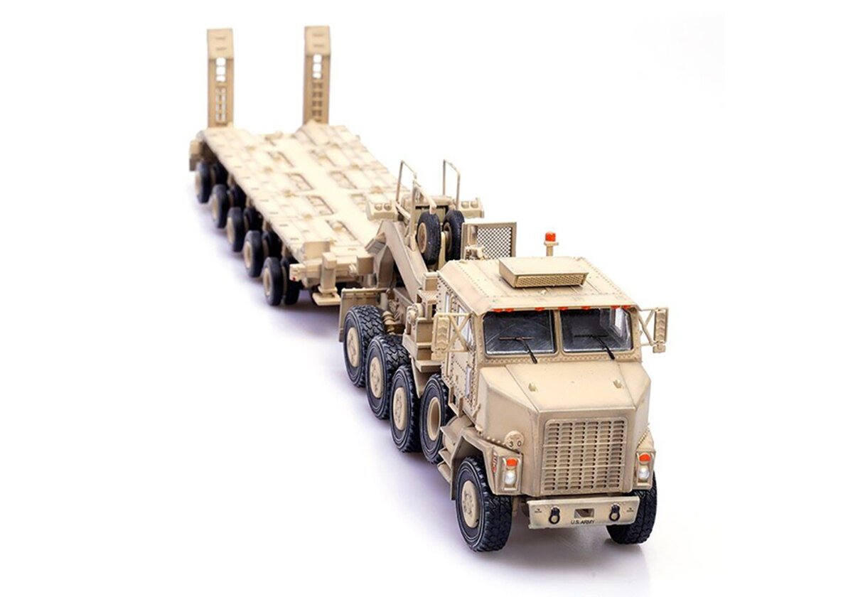 Panzerkampf PZ12206PC 1:72 Oshkosh M1070 Heavy Equipment Transport - Desert Tan