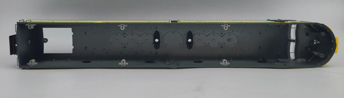 Lionel 81233-2 Erie E8 Diesel Locomotive Unpowered A Unit Shell #827