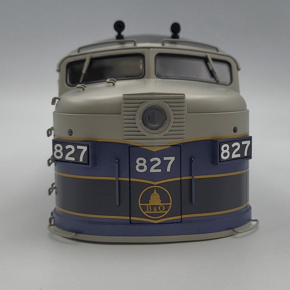 Lionel 81509-2 Baltimore & Ohio Non-Powered FA-2 A Unit Diesel Body Shell #827