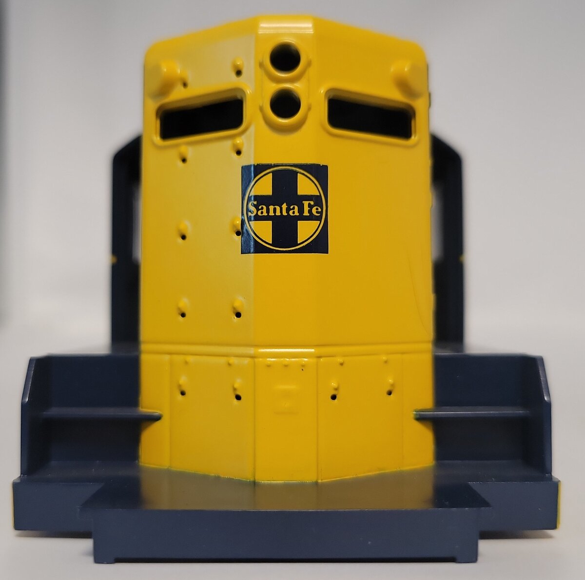 MTH 20-2802-1  Santa Fe GP-9 Diesel Locomotive Body Shell without Trim #722