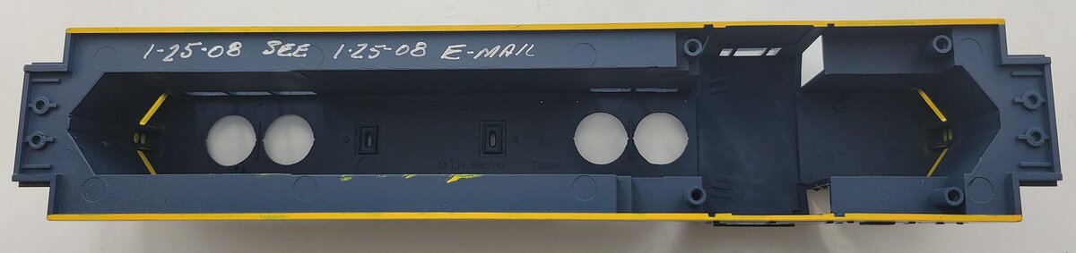 MTH 20-2802-1  Santa Fe GP-9 Diesel Locomotive Body Shell without Trim #722