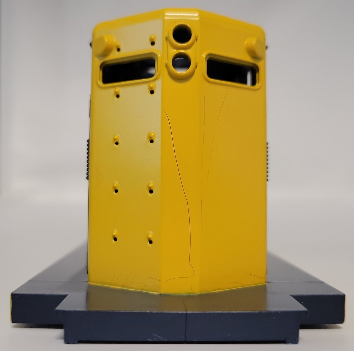 MTH 20-2802-1  Santa Fe GP-9 Diesel Locomotive Body Shell without Trim #722