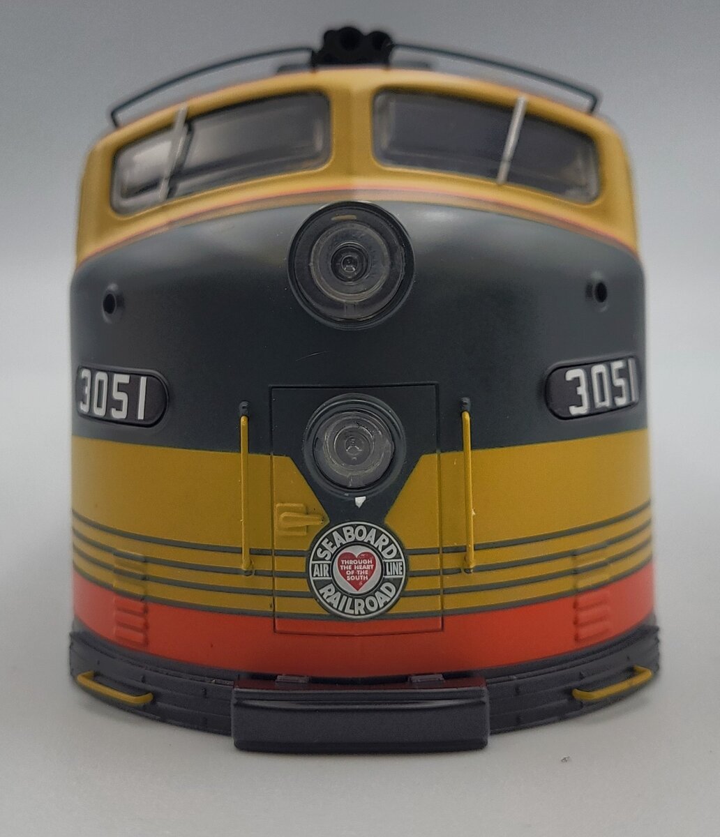 Lionel 81238-2 Seaboard E8 Powered Diesel Locomotive A Unit Shell #3051