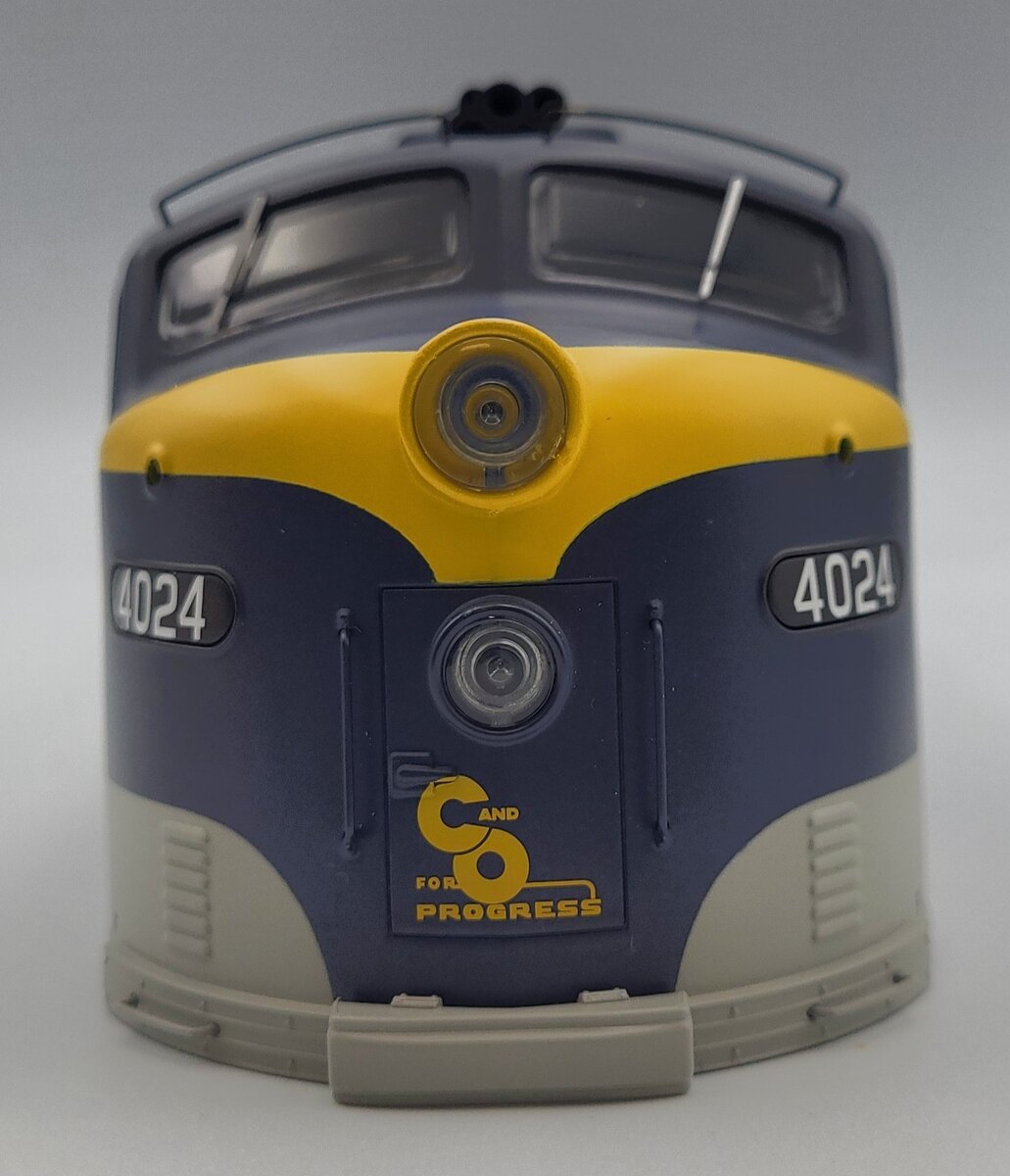 Lionel 81229-2 Chesapeake & Ohio E8 Diesel Locomotive Body Shell #4024