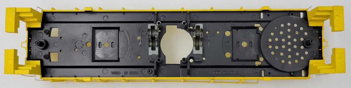 Lionel 82124-34 Yellow Diecast South Buffalo S2 Diesel Switcher Frame #102