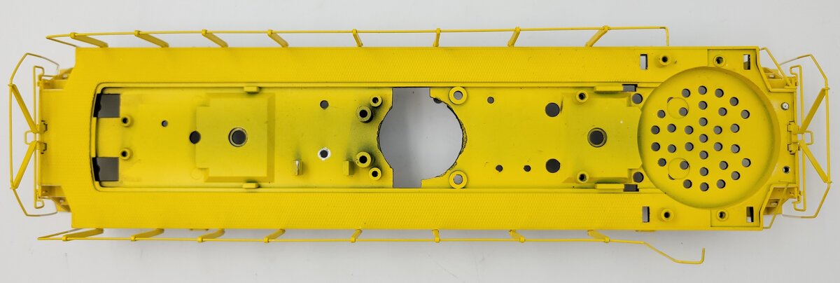 Lionel 82124-34 Yellow Diecast South Buffalo S2 Diesel Switcher Frame #102