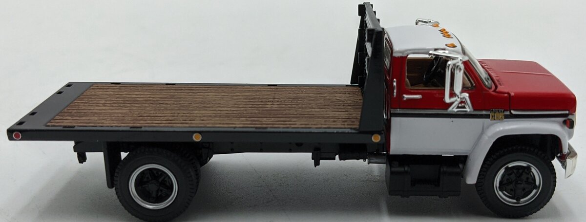 First Gear 60-0888 1:64 Chevrolet C65 W/Single Axle Flatbed White/Red
