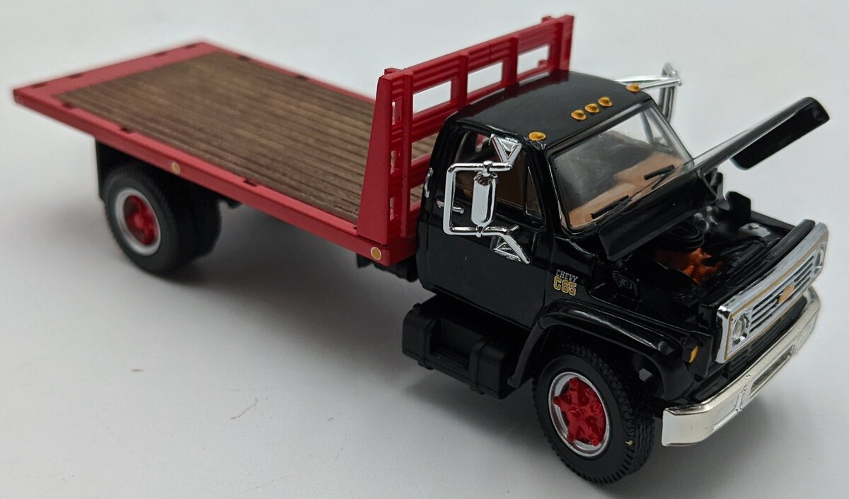 First Gear 60-0924 1:64 Chevrolet C65 W/Single Axle Flatbed Black/Red