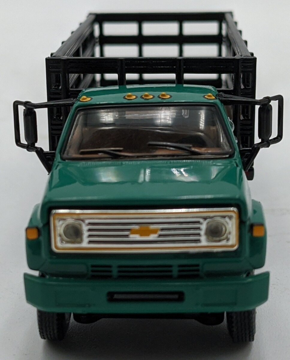 First Gear 60-0918 1:64 Chevrolet C65 Single Axle W/Stake Body Green