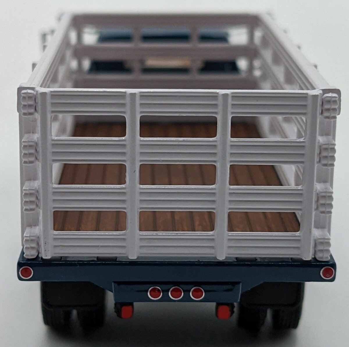 First Gear 60-0965 1:64 GMC 6500 W/Single Axle Stake Body White/Blue