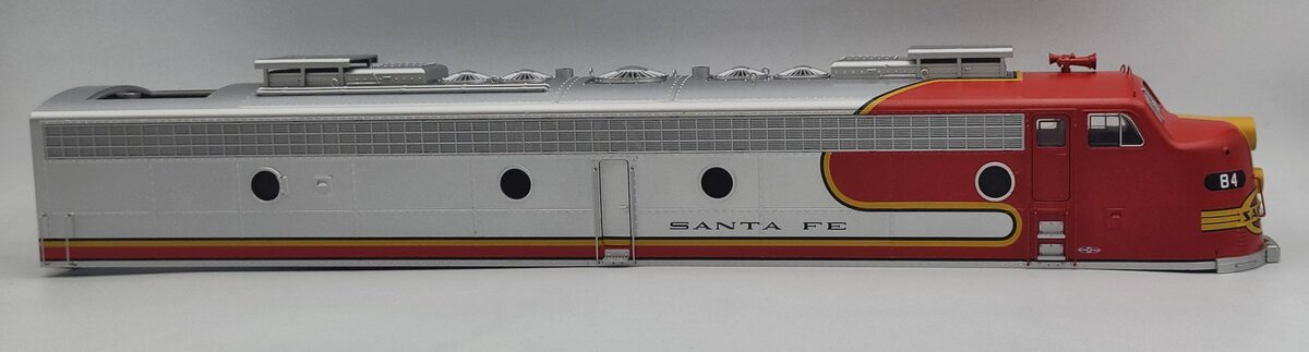 Lionel 81220-2 Santa Fe E8 Powered A Unit Diesel Locomotive Body Shell #84