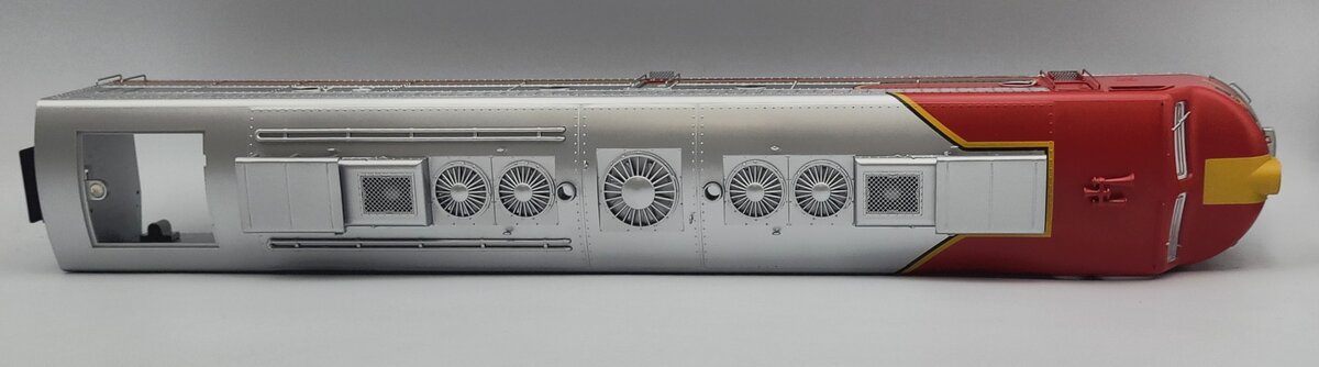 Lionel 81220-2 Santa Fe E8 Powered A Unit Diesel Locomotive Body Shell #84