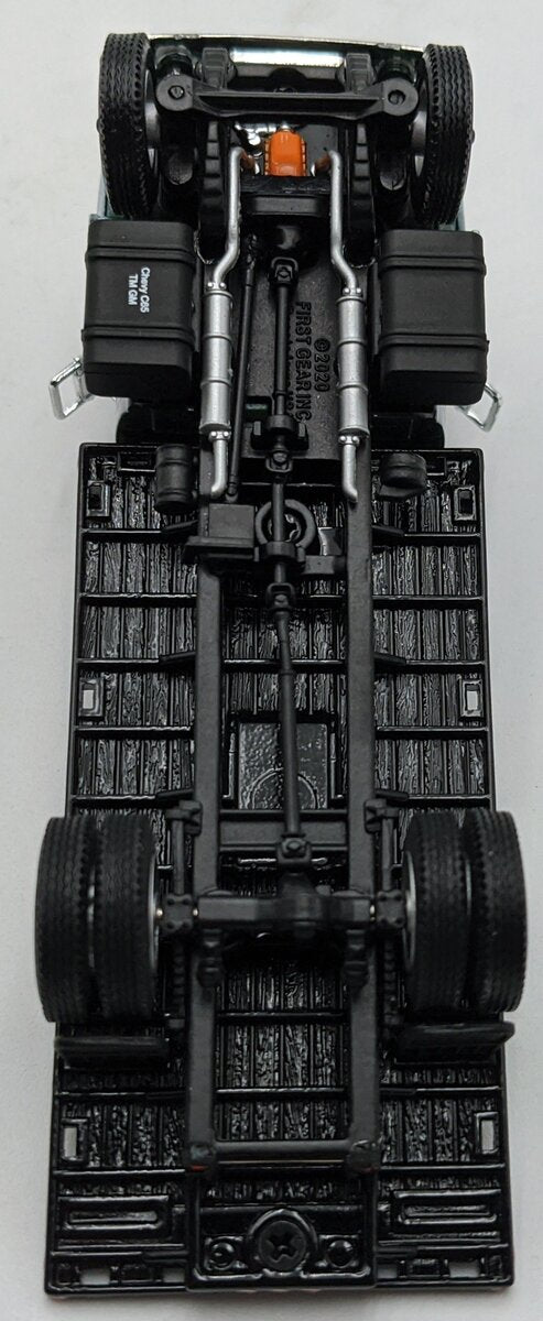 First Gear 60-1022 1:64 Chevrolet C65 W/Single Axle Flatbed White/Black