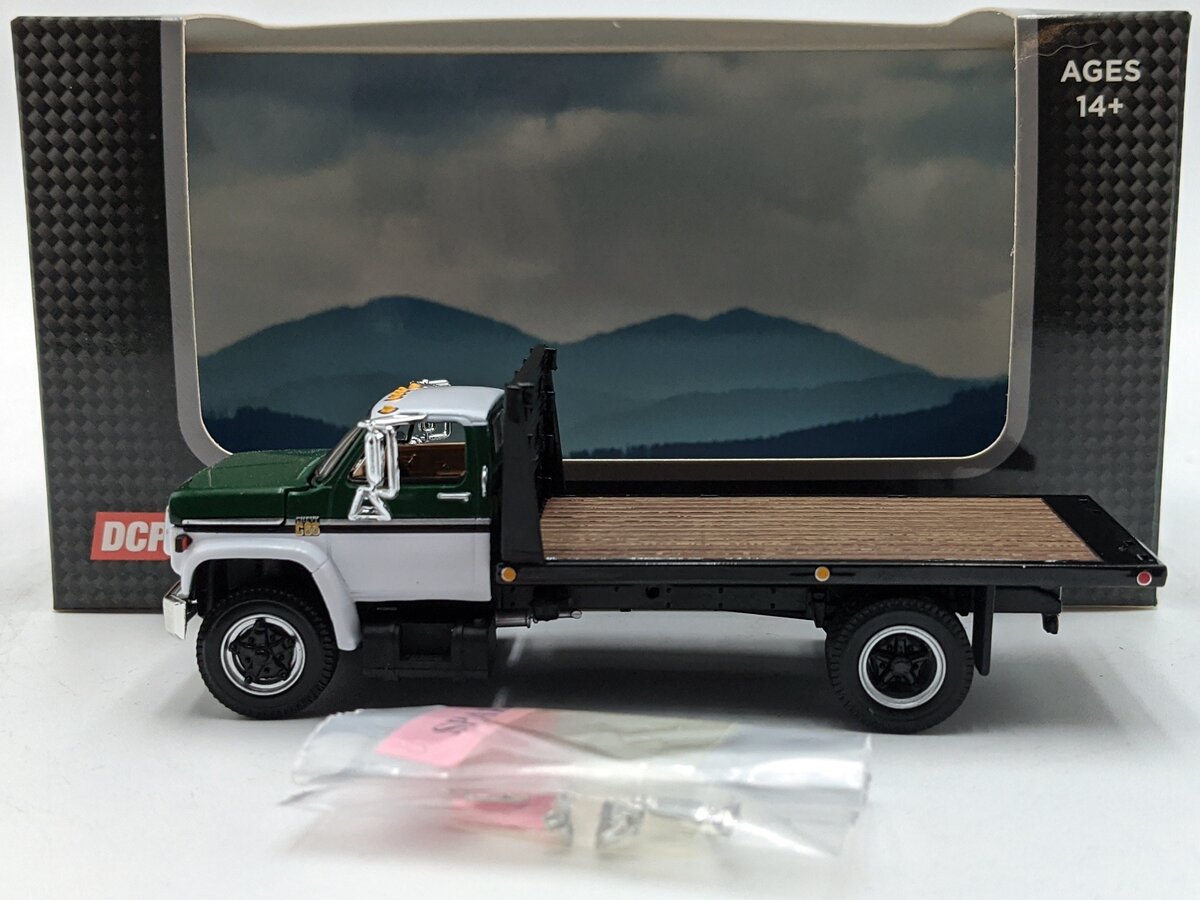 First Gear 60-1022 1:64 Chevrolet C65 W/Single Axle Flatbed White/Black