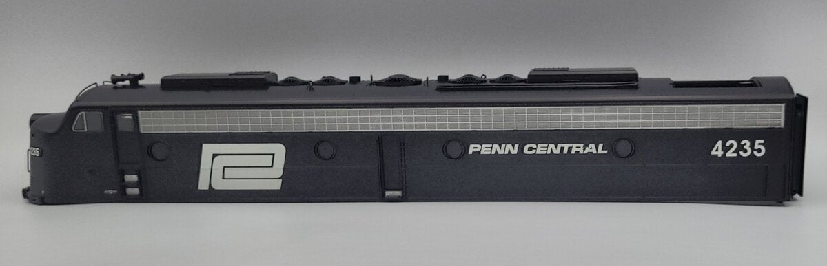 Lionel 81224-2 Penn Central E8 Unpowered A Unit Diesel Locomotive Shell #4235