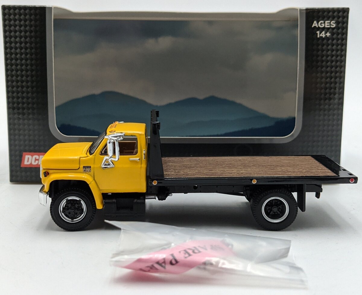 First Gear 60-0923 1:64 Chevrolet C65 W/Single Axle Flatbed Yellow/Black