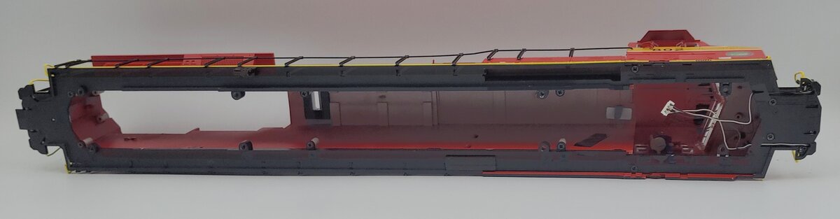 Lionel 82218-2 Florida East Coast ES44AC Diesel Locomotive Body Shell #802