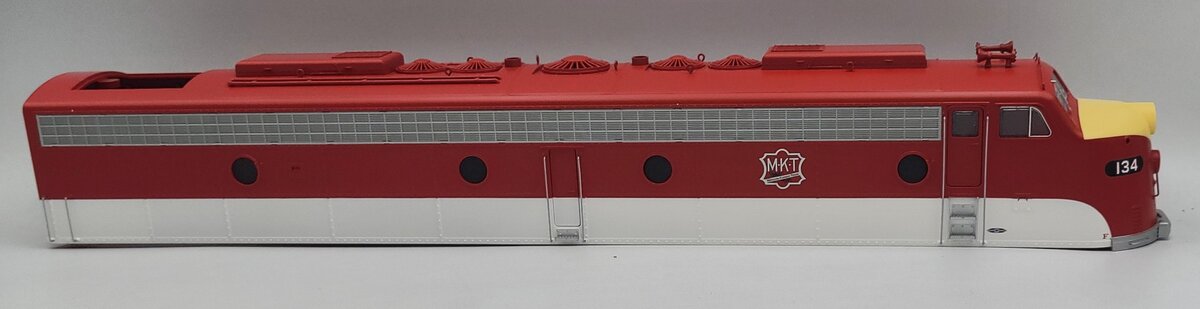 Lionel 81236-2 MKT E8 Unpowered A Unit Diesel Locomotive Body Shell #134
